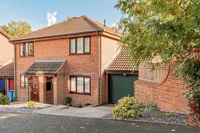 2 Bedroom Semi-Detached House For Sale In Cremer Place, Faversham, ME13