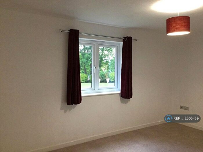 1 Bedroom Flat To Rent In Chestnut Place, Southam, CV47