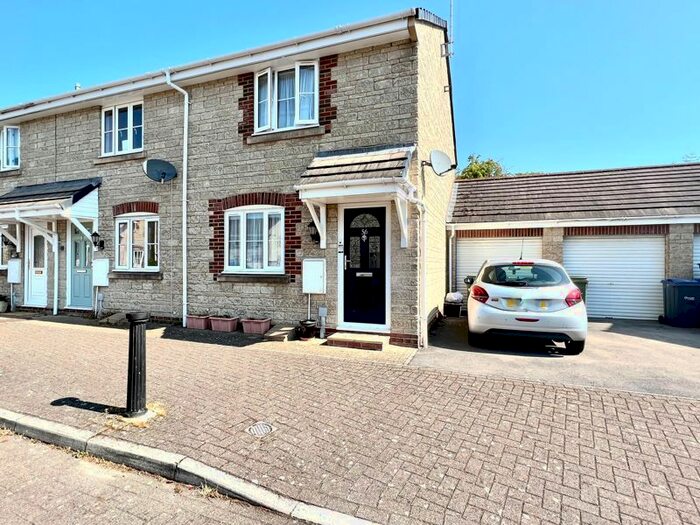 2 Bedroom Terraced House To Rent In Springfield Drive, Calne, SN11