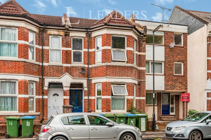 1 Bedroom Flat To Rent In Silverdale Road, Shirley, Southampton, SO15