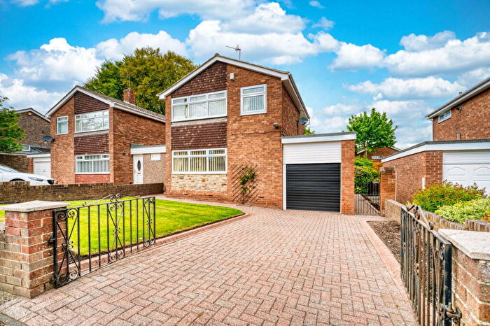 3 Bedroom Link Detached House For Sale In Bryans Leap, Burnopfield, NE16