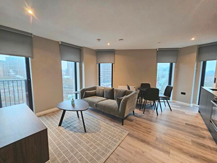 2 Bedroom Apartment To Rent In Whitehall Road, Leeds, West Yorkshire, LS12