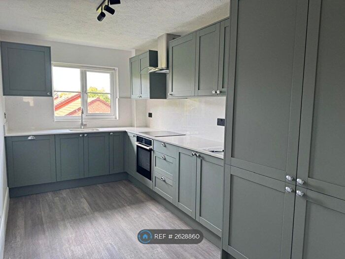 2 Bedroom Flat To Rent In Foxglove Way, Wallington, SM6