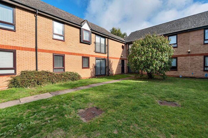 2 Bedroom Flat For Sale In Stamford Close, Royston, SG8