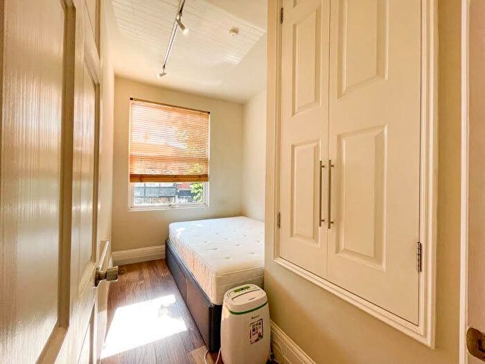 1 Bedroom Flat To Rent In Northfield Avenue, Northfield, W13