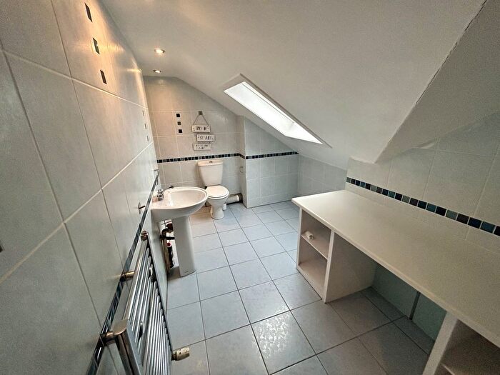 3 Bedroom Flat To Rent In Pitkerro Road, Dundee, DD4