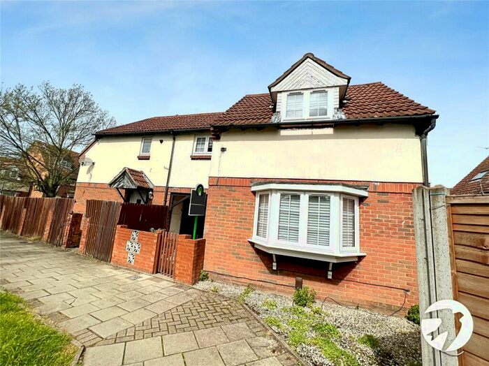 2 Bedroom End Of Terrace House To Rent In Nickelby Close, London, SE28