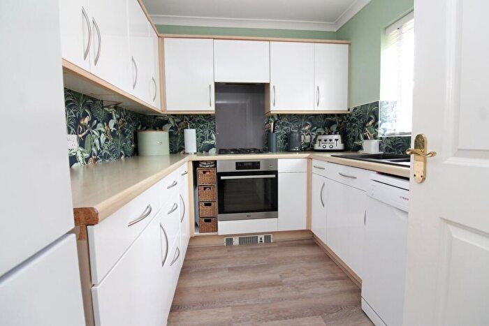 3 Bedroom End Of Terrace House For Sale In Jubilee Close, Henlow, SG16