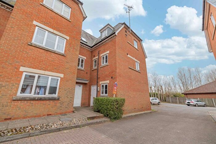 2 Bedroom Flat For Sale In Sullivan Close, Canterbury, Kent, CT1