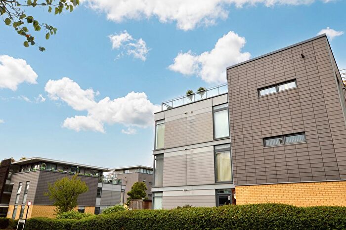 1 Bedroom Flat To Rent In Winchester Court, Newsom Place, St Albans, AL1