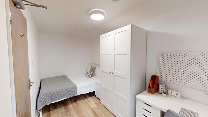 6 Bedroom Flat To Rent In A, Russell Street, NG7