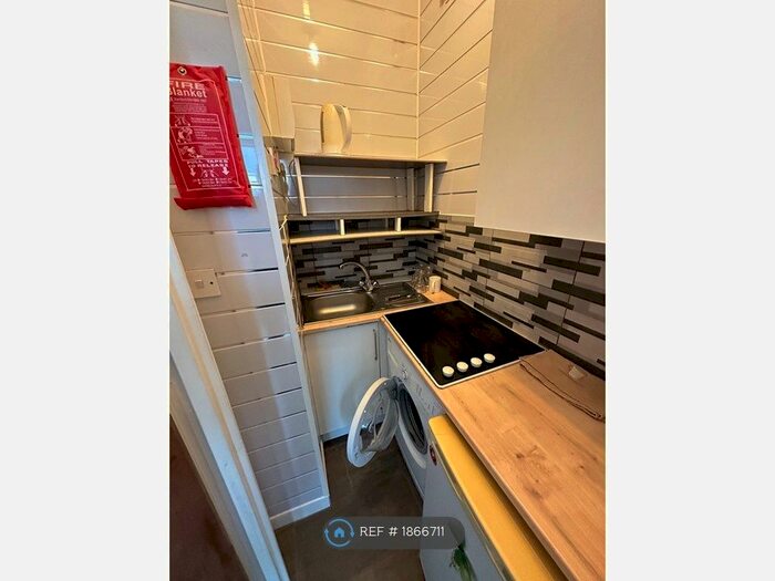 Studio To Rent In Wakefield, Wakefield, WF1