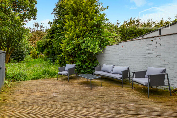 3 Bedroom Semi-Detached House To Rent In Rom Crescent, RM7