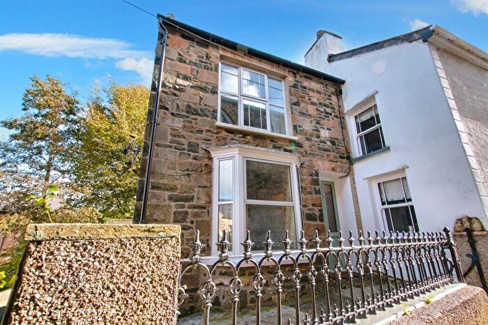 2 Bedroom Cottage For Sale In Upper West Street, Newport, SA42