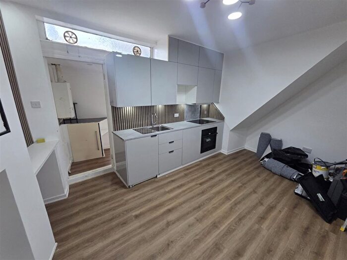 2 Bedroom Flat To Rent In High Street, Gloucester, GL1