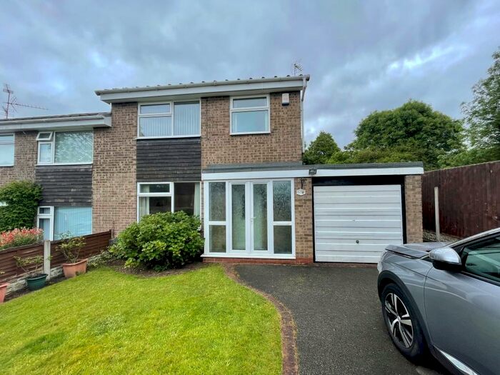 3 Bedroom Semi-Detached House To Rent In Stanage Green, Mickleover, DE3