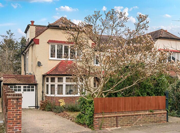 5 Bedroom Detached House For Sale In Chatsworth Road, London, NW2
