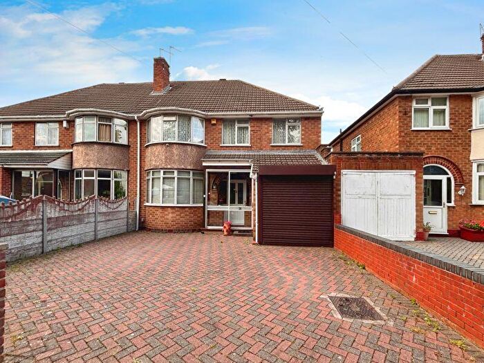 4 Bedroom Semi-Detached House For Sale In Charles Road, Handsworth, Birmingham, B20