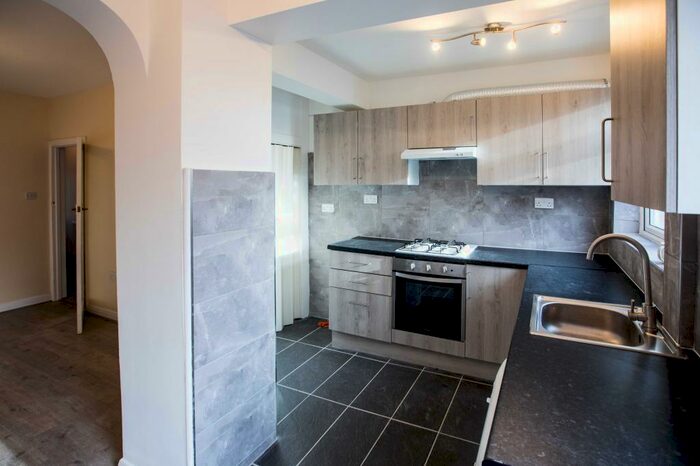 3 Bedroom End Of Terrace House To Rent In Laurier Road, Addiscombe, Croydon, London, CR0