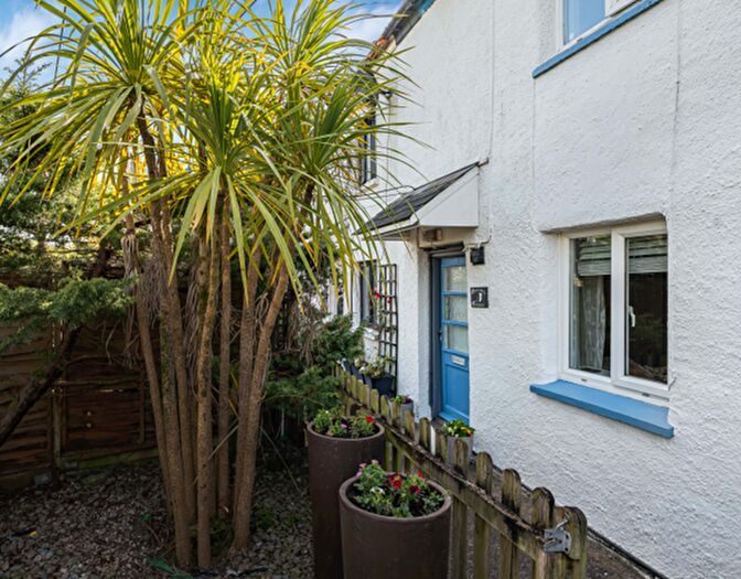 2 Bedroom Cottage For Sale In Parkway Road, Chudleigh, TQ13