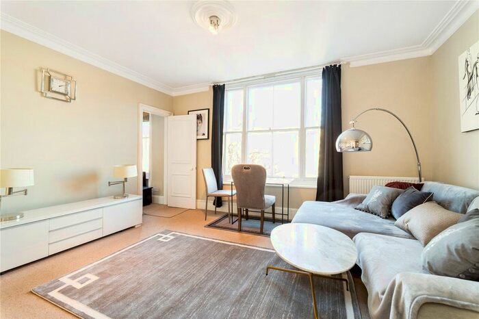 1 Bedroom Flat To Rent In Russell Road, London, W14