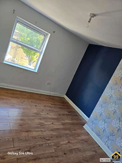 3 Bedroom Terraced House To Rent In Newsome, Huddersfield, United Kingdom, HD4