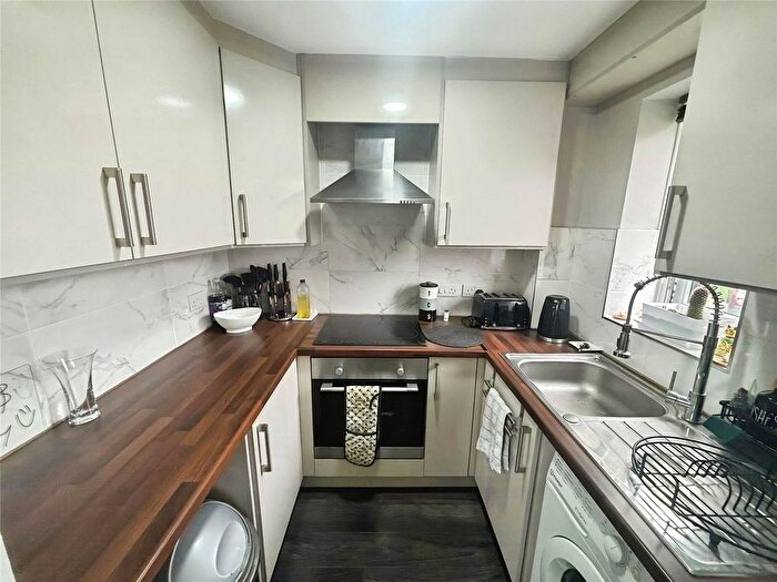 1 Bedroom Flat To Rent In Redford Close, Feltham, TW13