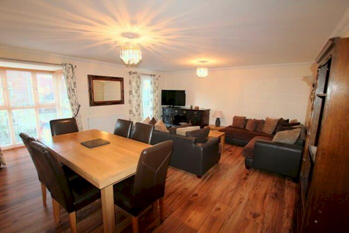 3 Bedroom House To Rent In Phillipa Flowerday Plain, Norwich, NR2