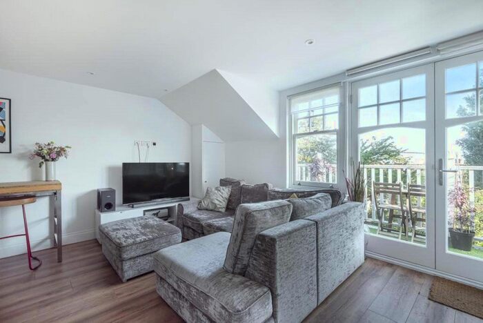 2 Bedroom Flat To Rent In Queens Avenue, Muswell Hill, London, N10