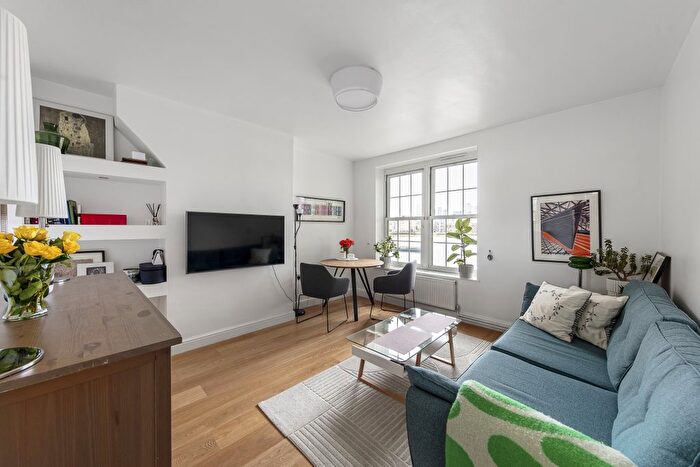 2 Bedroom Flat For Sale In Welland Street, London, SE10