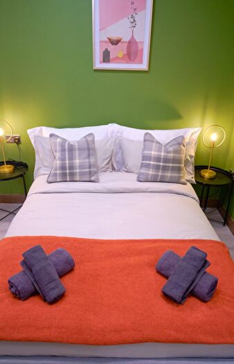 1 Bedroom Studio To Rent In Woodstock Rd, London, NW11