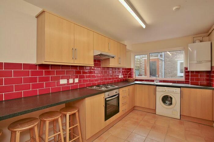 4 Bedroom Apartment To Rent In Bullingdon Road, Cowley, Oxford, Oxfordshire, OX4