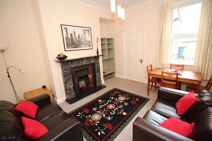 2 Bedroom Flat To Rent In Kelvin Grove, Sandyford, Newcastle Upon Tyne, NE2