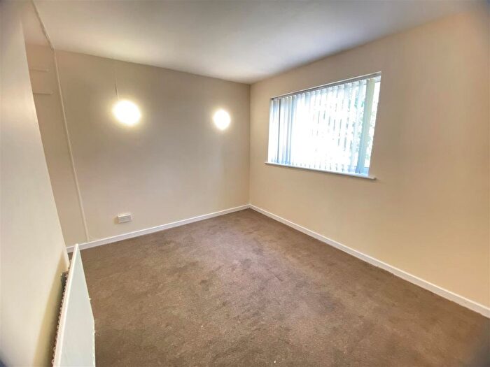 4 Bedroom Detached House To Rent In Ravensdale Gardens, Walsall, WS5