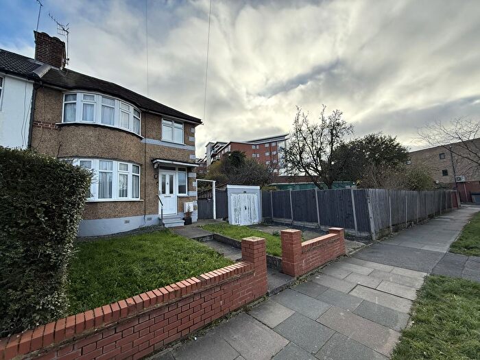 3 Bedroom Semi Detached House For Sale In Roxeth Green Avenue, South Harrow, HA2