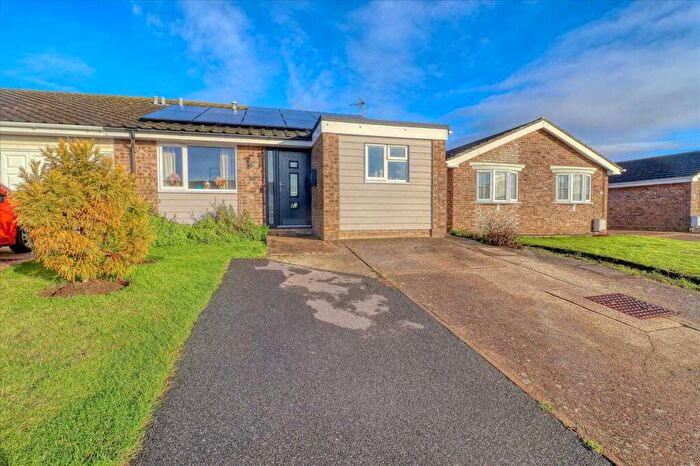 3 Bedroom Bungalow For Sale In Sycamore Way, Frinton On Sea, CO13