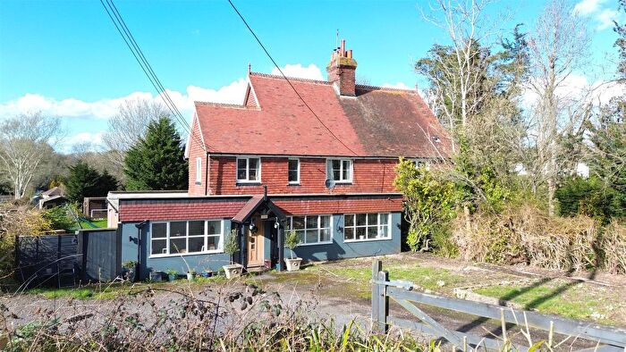 4 Bedroom Semi Detached House For Sale In Main Street, Beckley, TN31