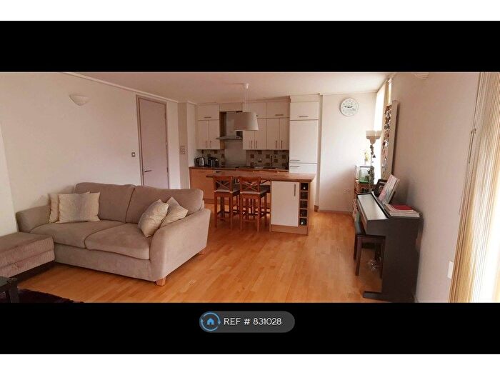 2 Bedroom Flat To Rent In Greenwich Millenium Village, London, SE10