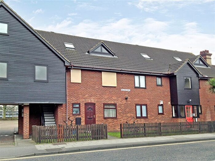 1 Bedroom Flat To Rent In Mallard Court, Ley Street, Ilford, IG1