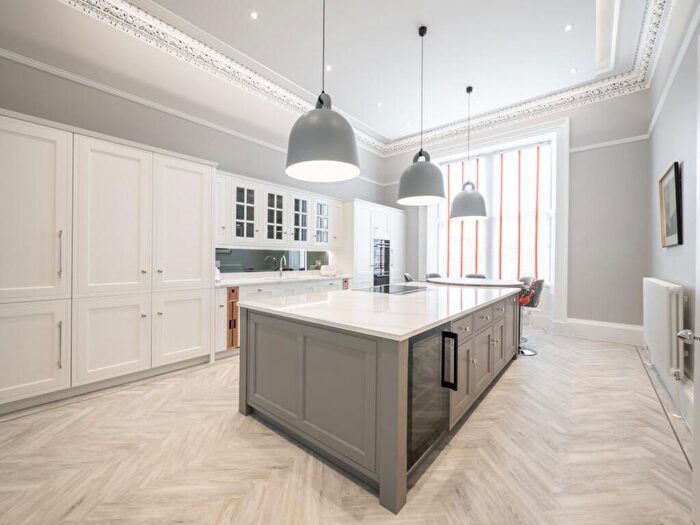 4 Bedroom Flat To Rent In Belgrave Crescent, Edinburgh, EH4