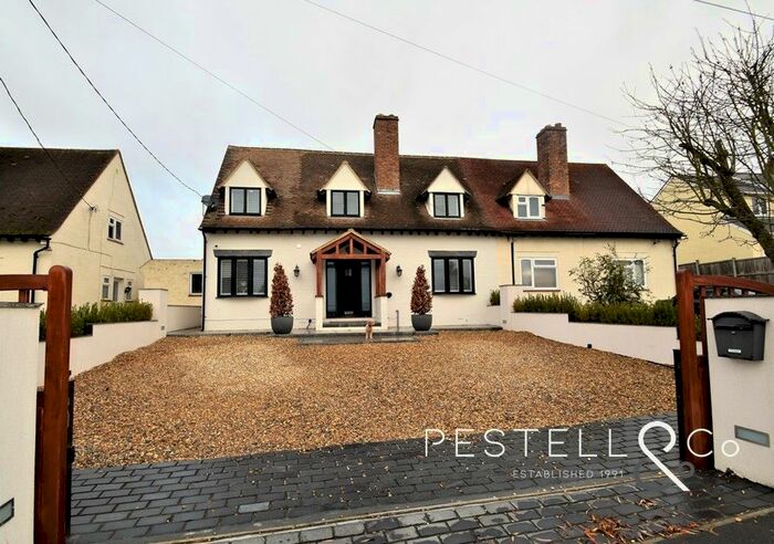 4 Bedroom Semi-Detached House For Sale In Epping Road, Toot Hill, Ongar CM5