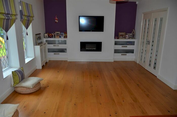 4 Bedroom Bungalow To Rent In Beaumont Grove, Solihull, B91