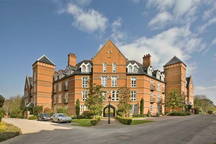2 Bedroom Apartment To Rent In Virginia Park, Virginia Water, Surrey, GU25