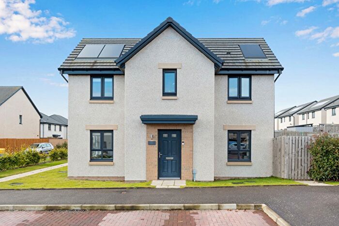 3 Bedroom End Of Terrace House For Sale In Lumsden Wynd, Edinburgh, EH17