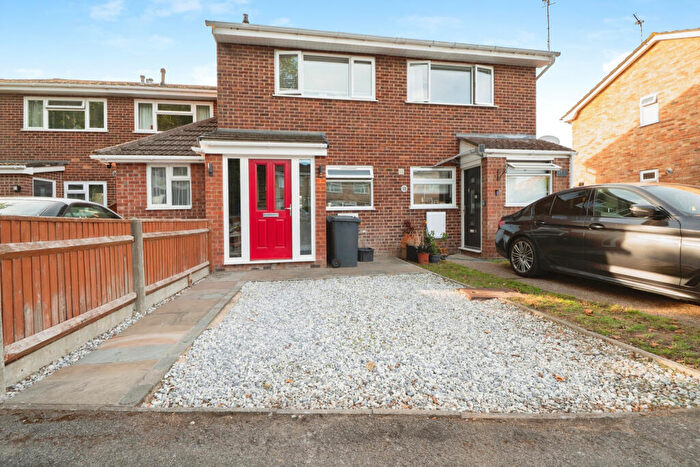 2 Bedroom Terraced House For Sale In New Road, Fair Oak, SO50