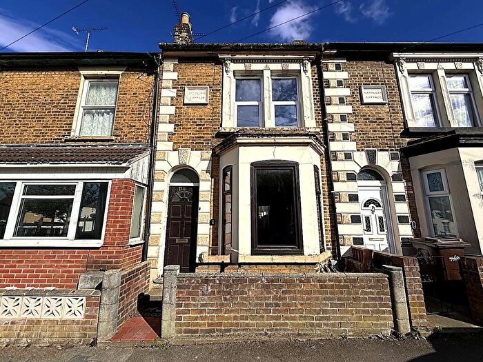 3 Bedroom House To Rent In Skinner Street, Gillingham, ME7
