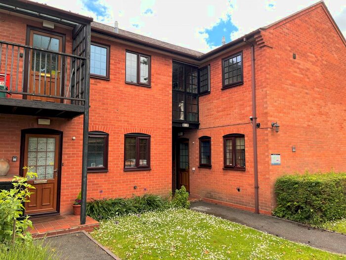 1 Bedroom Flat To Rent In Kinwarton Road, Alcester, B49