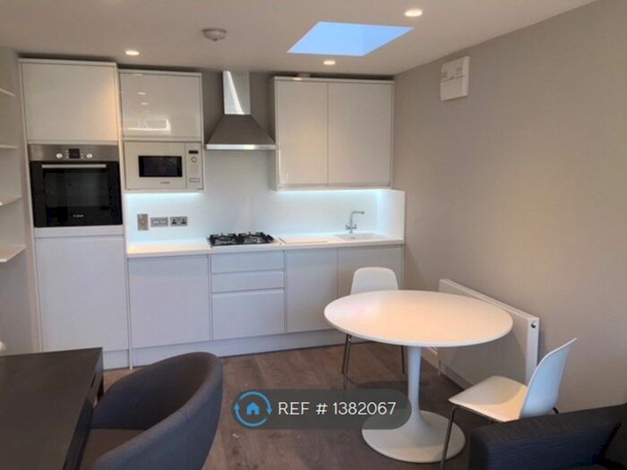 1 Bedroom Flat To Rent In Paynesfield Avenue, London, SW14