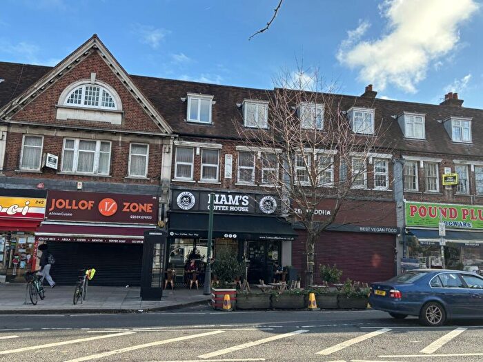 2 Bedroom Apartment To Rent In Station Road, Edgware, Greater London, HA8