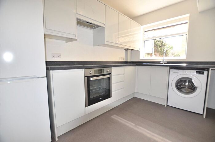 2 Bedroom Flat To Rent In Beddington Gardens, Wallington, SM6